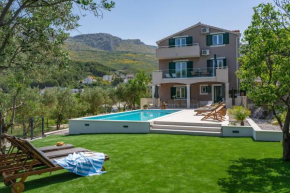 New! Villa Mamma Mia, a 6-bedroom property with 40sqm pool